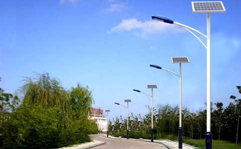 太陽能路燈確實比傳統路燈貴嗎?