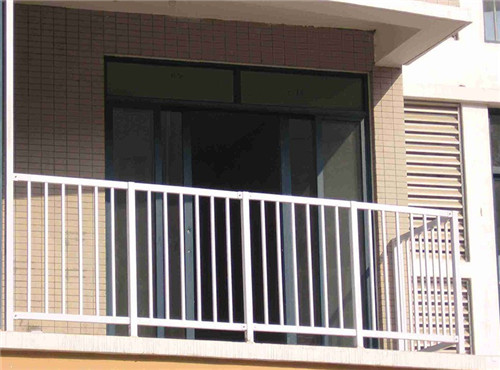 阳台护栏的安装注意事项以及有什么影响价钱因素。
